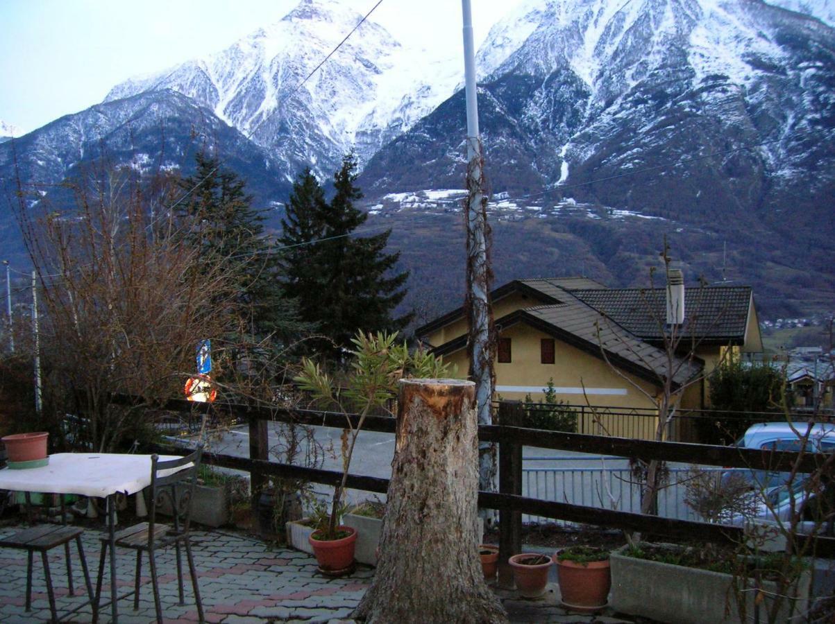 La Petite Maison Villa Aosta Buitenkant foto